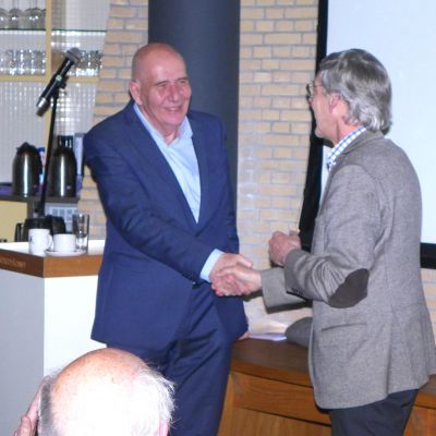 Schouten in Englezing: er moet geld bij! 