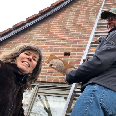 Lokkertje voor huiszwaluwen bij de Eng  