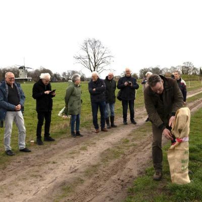 Jan Tupker onthult QR-route over de Eng